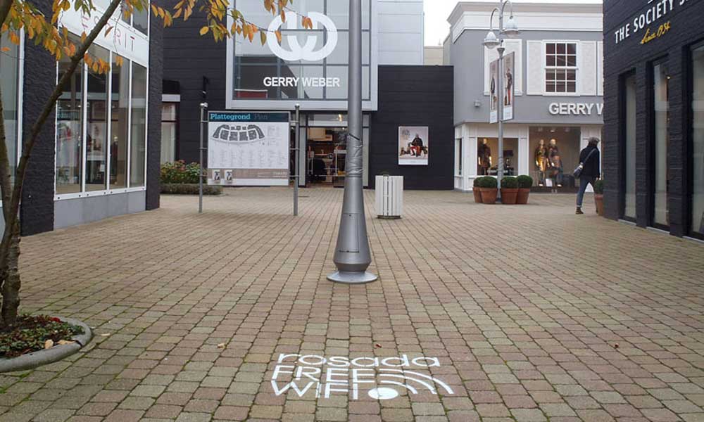 Free-wifi-rosada-chalk-advertisement-natural-media.jpg