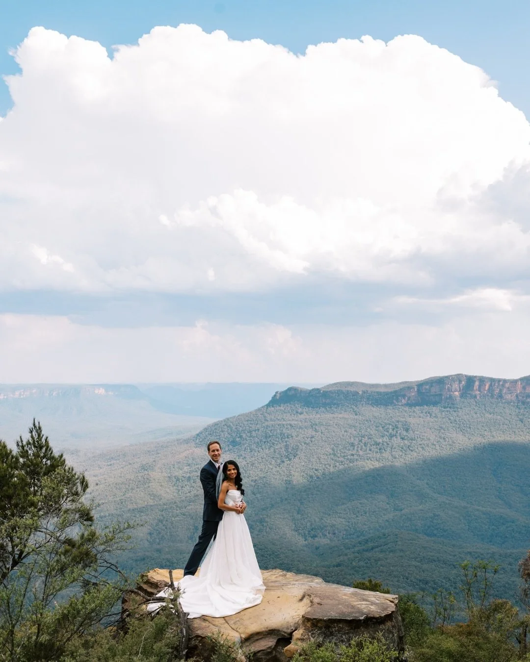 We made a run for it&mdash;and it was so worth it. 🏃💨

After a beautiful ceremony in Leura, we watched the light start to shift and knew we had to make a dash for Lincoln&rsquo;s Rock to catch the sunset. Even with the current temporary closure mak