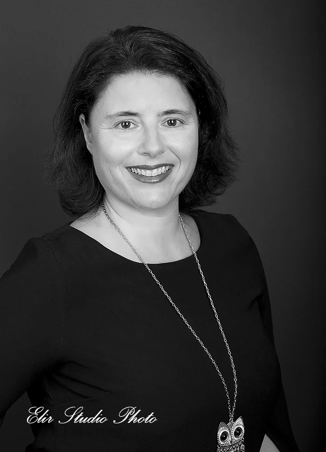 Professional+black+and+white+portrait+photographer+(1).jpg