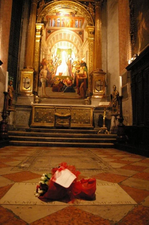 flowers at Monteverdi's grave at the Frari