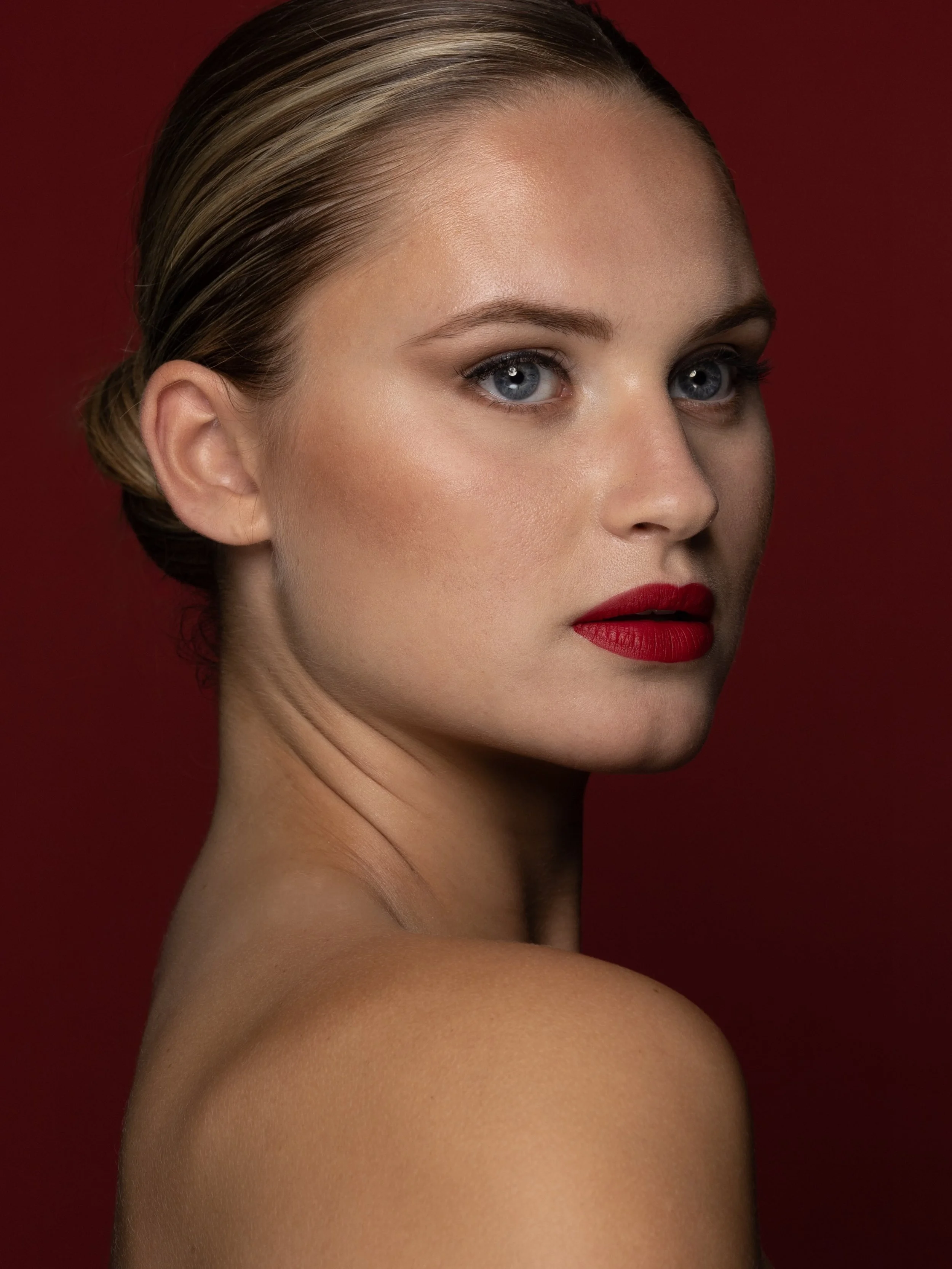 Red on Red Beauty Photoshoot. 
&hellip;
Model : Alena
MUA : @artistrybyjustina 
Agency : @therockagency
Photographer : @katstiennon &amp; @katstiennonphoto