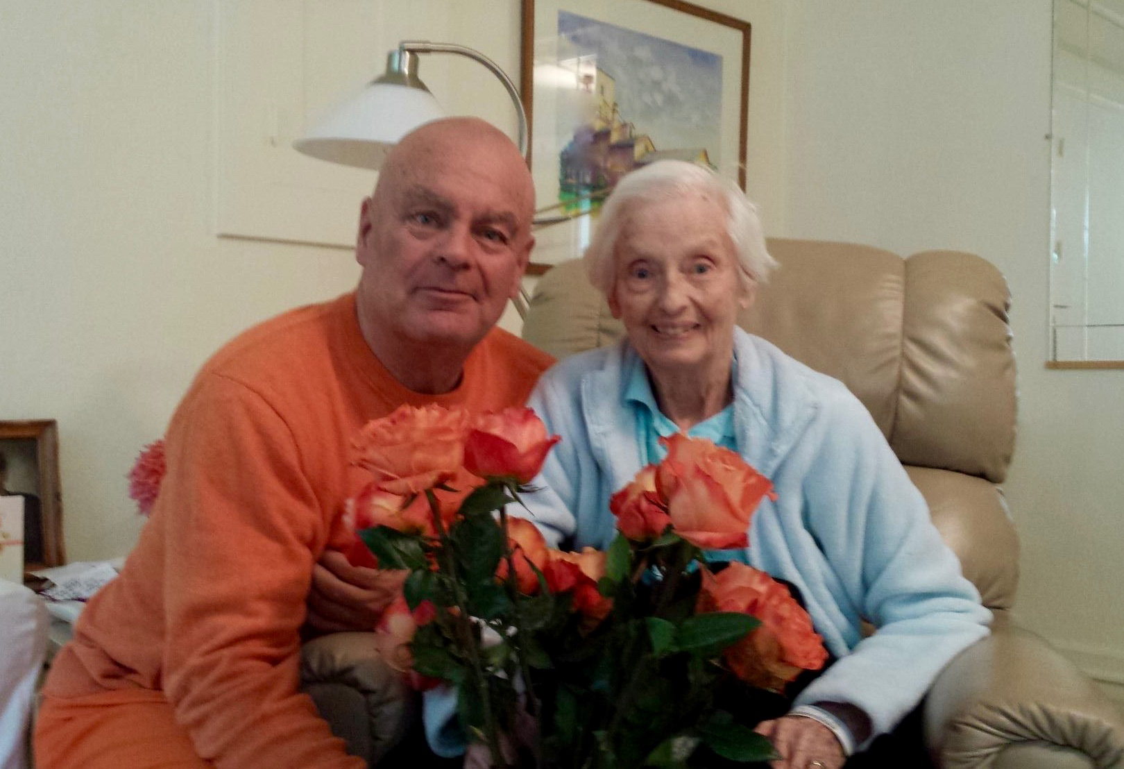 Swami_Chetanananda_with_mother_July2015.jpg