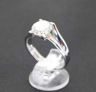 diamond-solitare-white-gold-ring.jpg