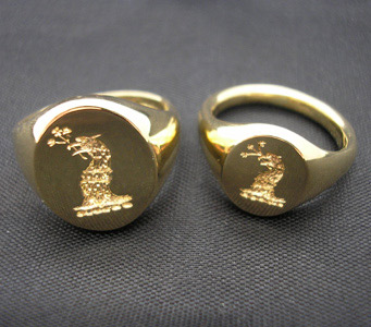 hand-engraved-signet-rings-yellow-gold-18ct.jpg