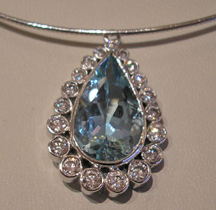 aquamarine-diamond-white-gold-pendant.jpg