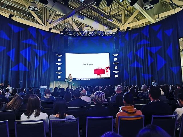 What an inspiring keynote speaker today. The one, the only @yvesbehar Solving the world's most vital issues by design. After all; "Design is the glue that brings people together" 🙏🏽 @fuseprojectsf
@plantprefab
@canopy.space

#design
#snoo