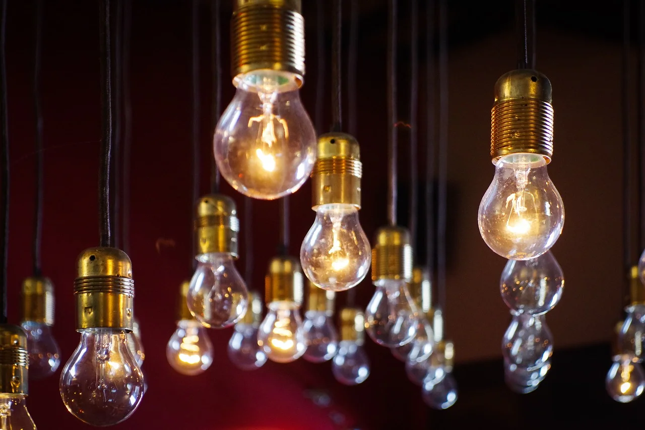 Looking to Upgrade Your Lighting? Find Out Which Bulb is Best for you