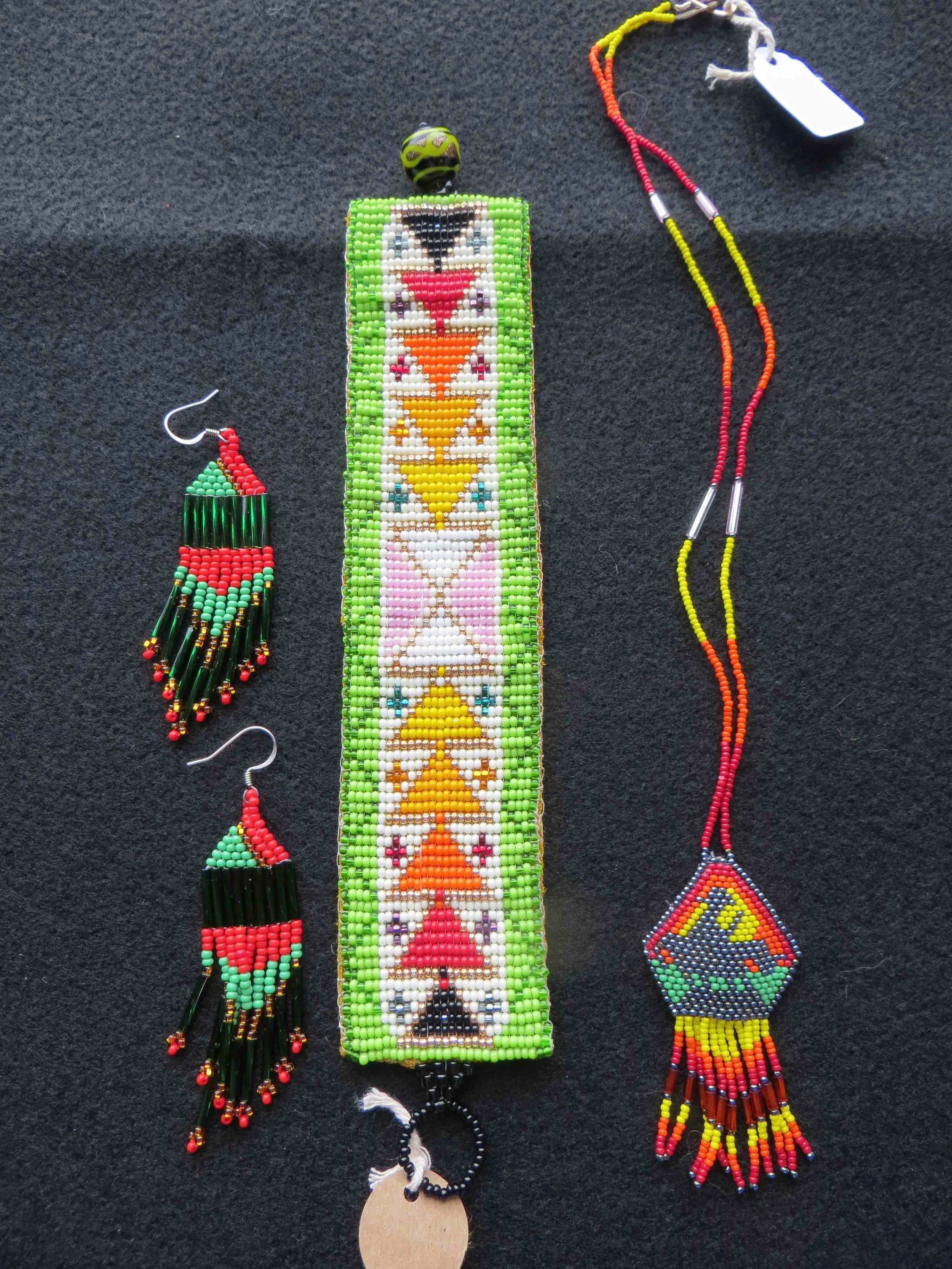 beaded jewlery-010.jpg