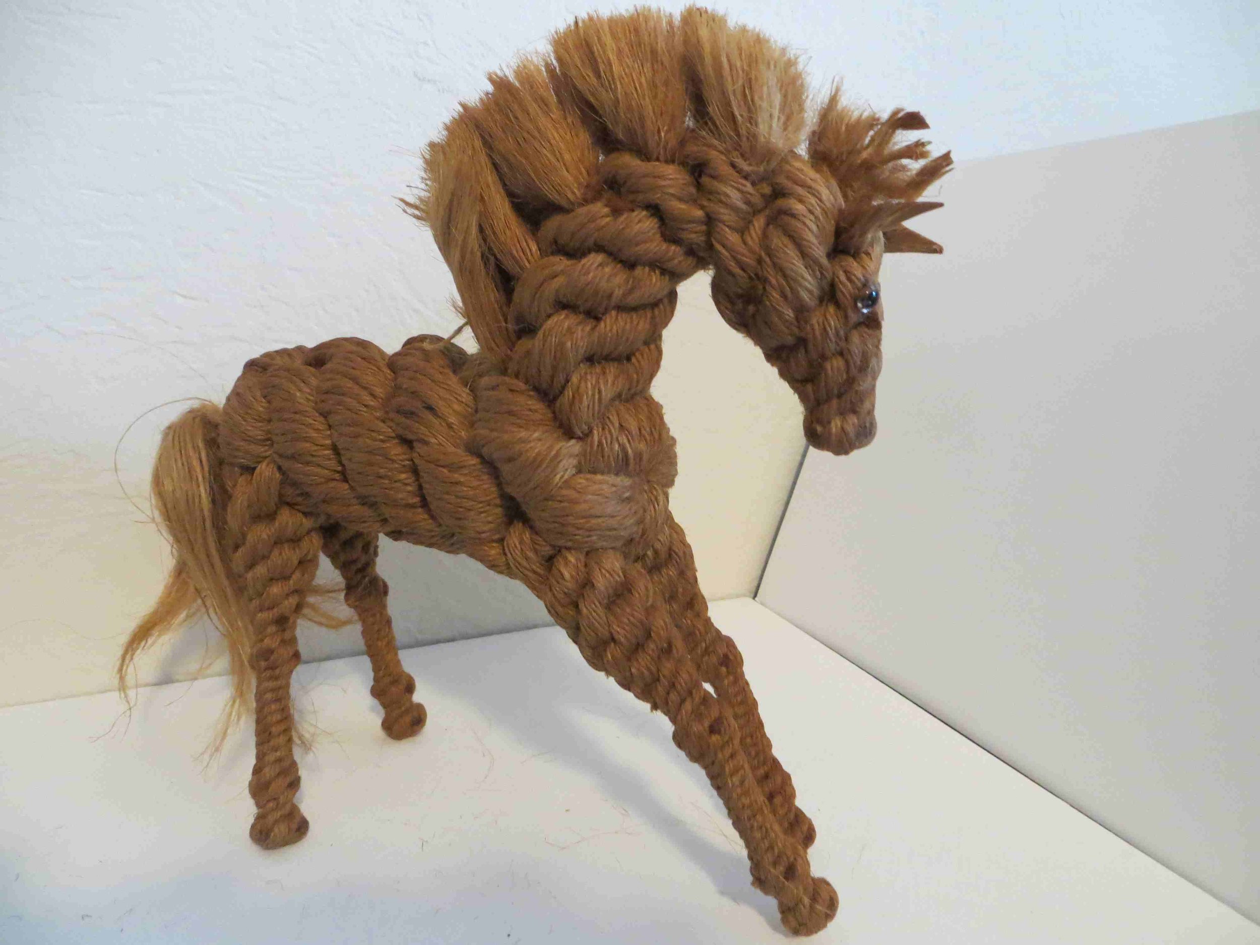 Twine Horse sculpture by Raiford FL INmate ARtist-019.jpg