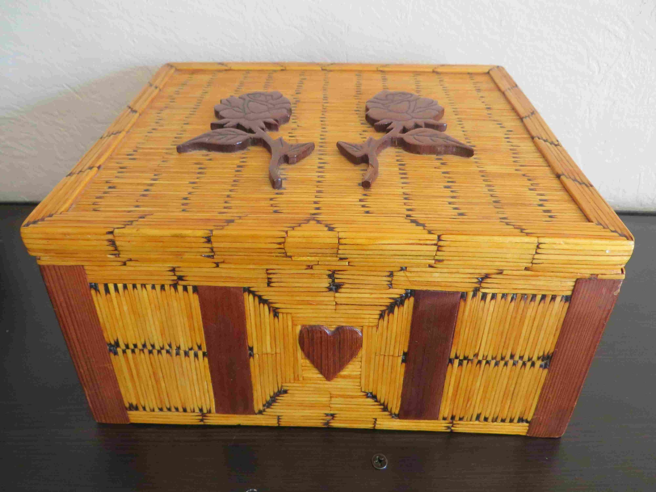 Vintage Inmate Matchstick Jewelry Box-005 - Copy.jpg