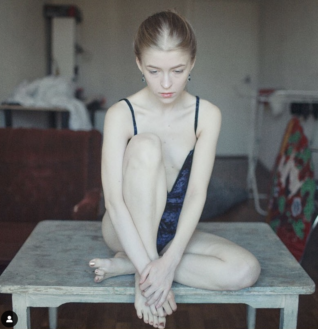 SHORT POSES / POSES CORTAS con @pixie.iana