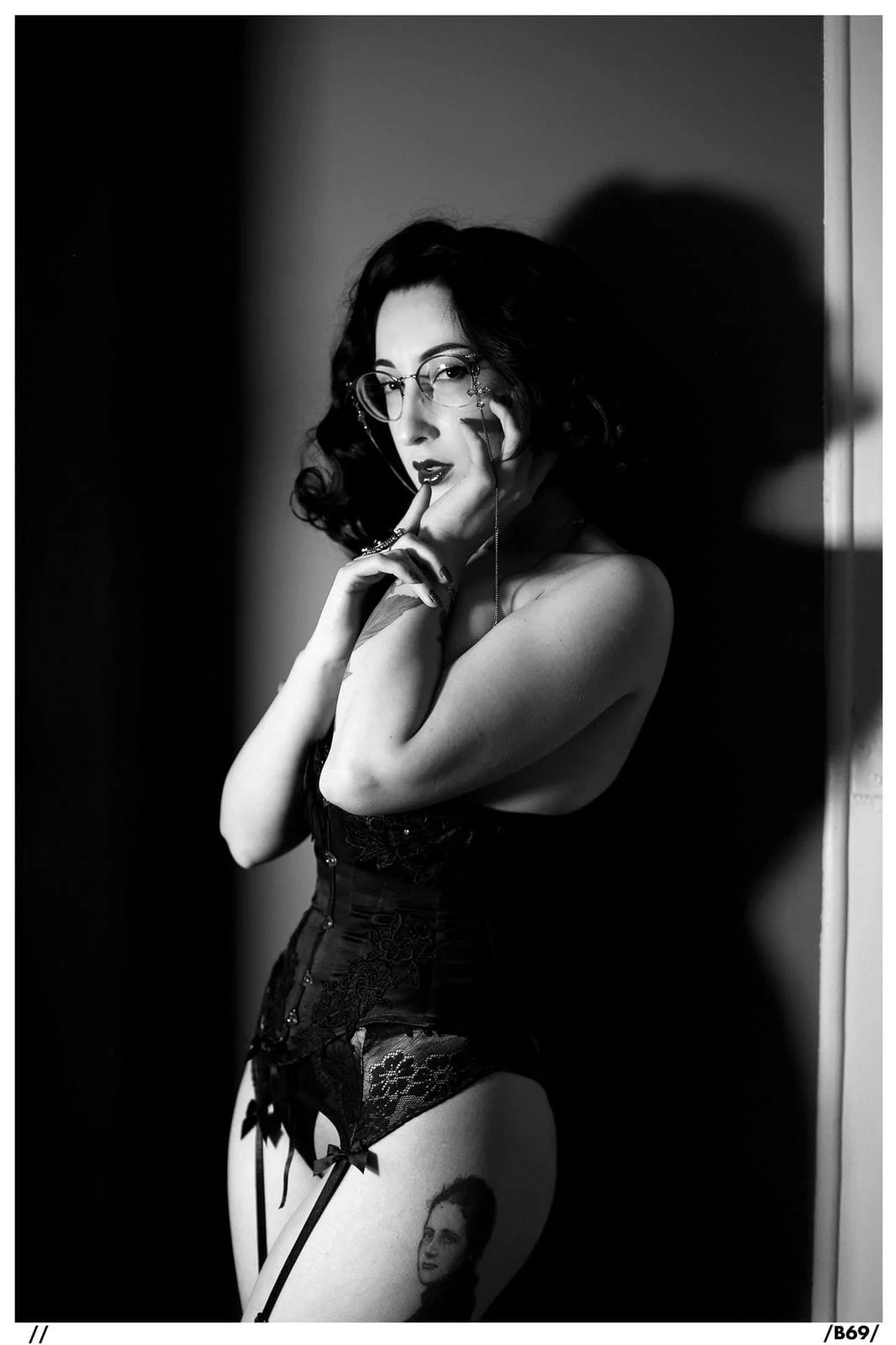 SHORT POSES / POSES CORTAS con @malicia.miseria
