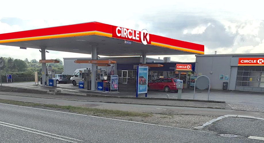 Ja, nogenlunde sådan kommer vor benzinstation her i Blovstrød til at se ud. Manipuleret foto: AOB