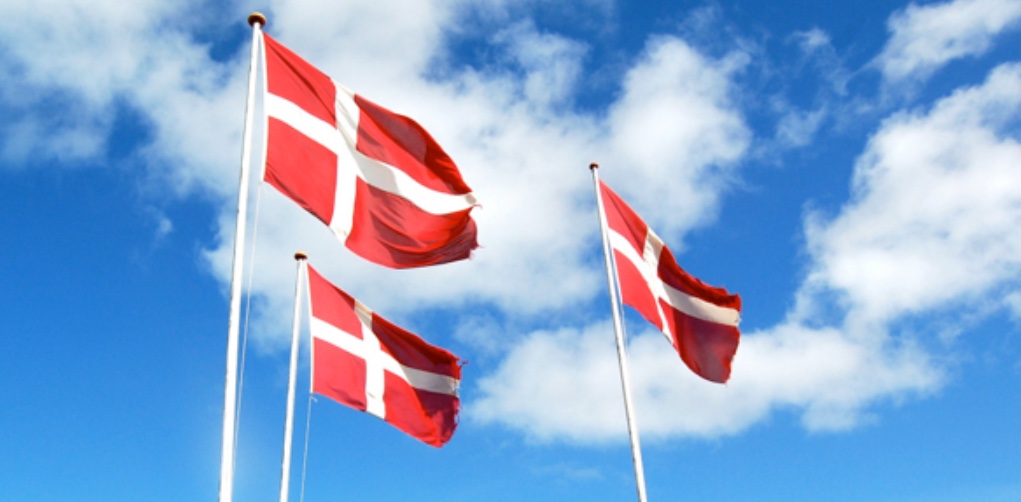 I dag - den 5. juni - hejser vi flagene pga. vores 10-års jubilæum. Foto: AOB