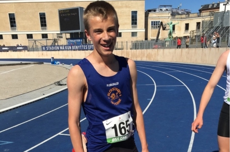 En glad Gustav Mørch har lige set sin tid på 1500 m-distancen. Pressefoto