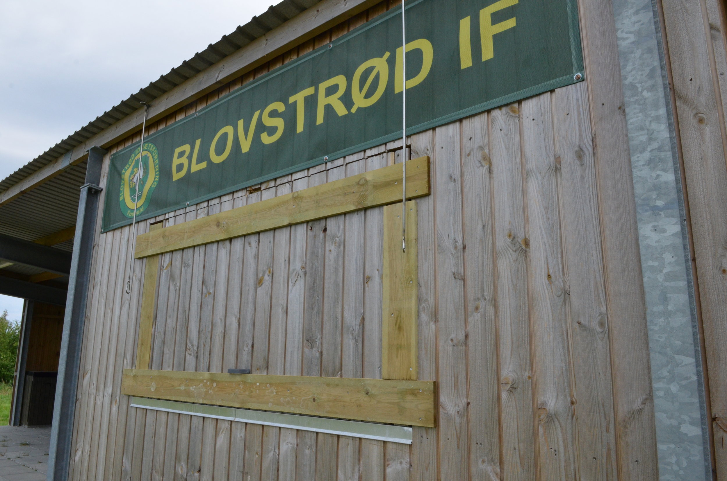 Kommunen har nu sørget for, at adgangen til opbevaringsskuret nu er forsvarligt sikret. Foto: AOB