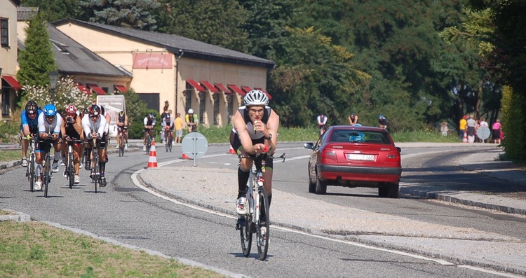 Det meste af søndagen vil den sydgående trafik på Kongevejen være forbeholdt Ironman-rytterne. Arkivfoto fra sidste års Ironman: AOB