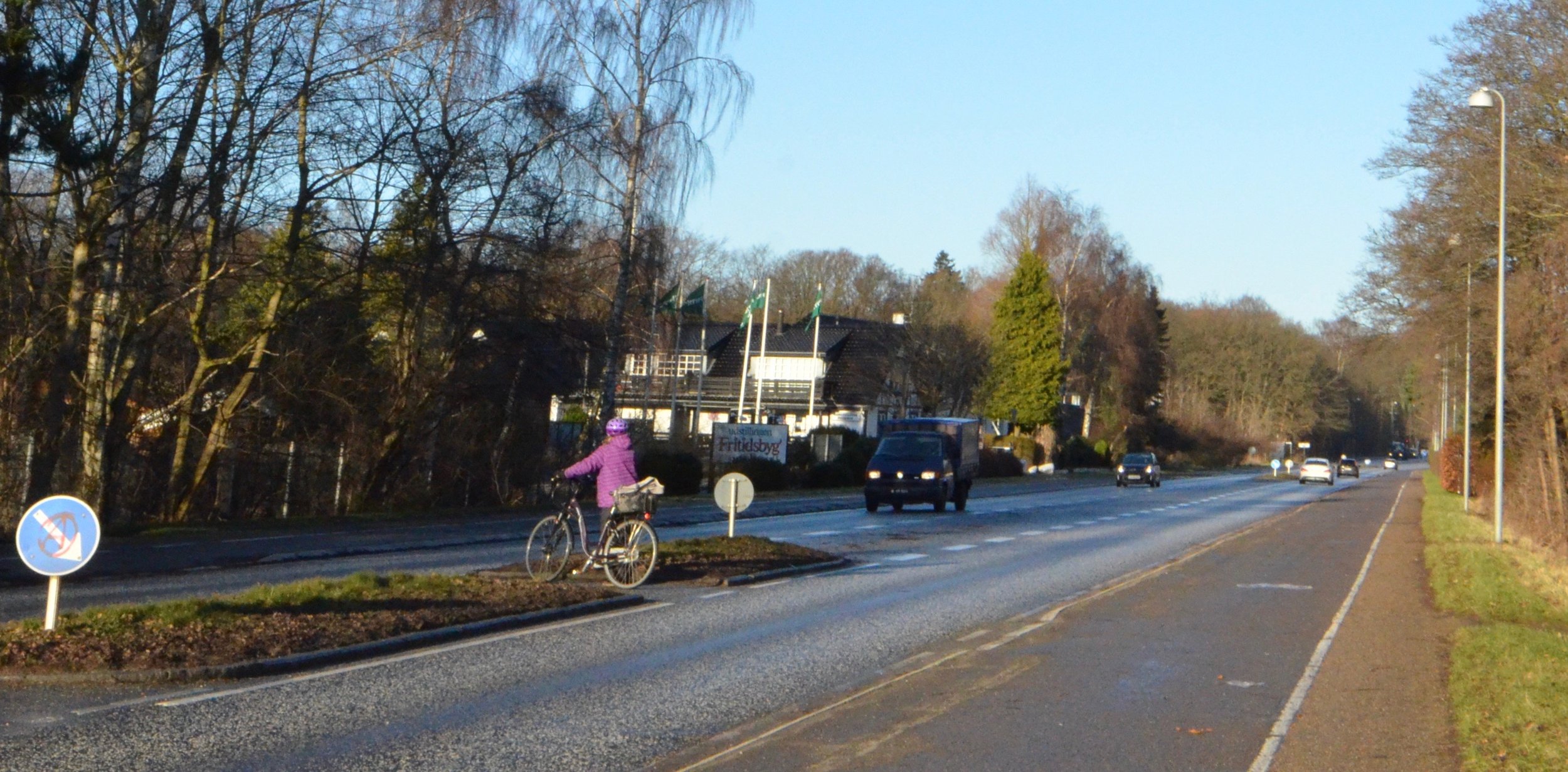 Ved overgangene (her ved Ejnars Sti) kommer der ingen fodgænger-afstribninger. Foto: AOB