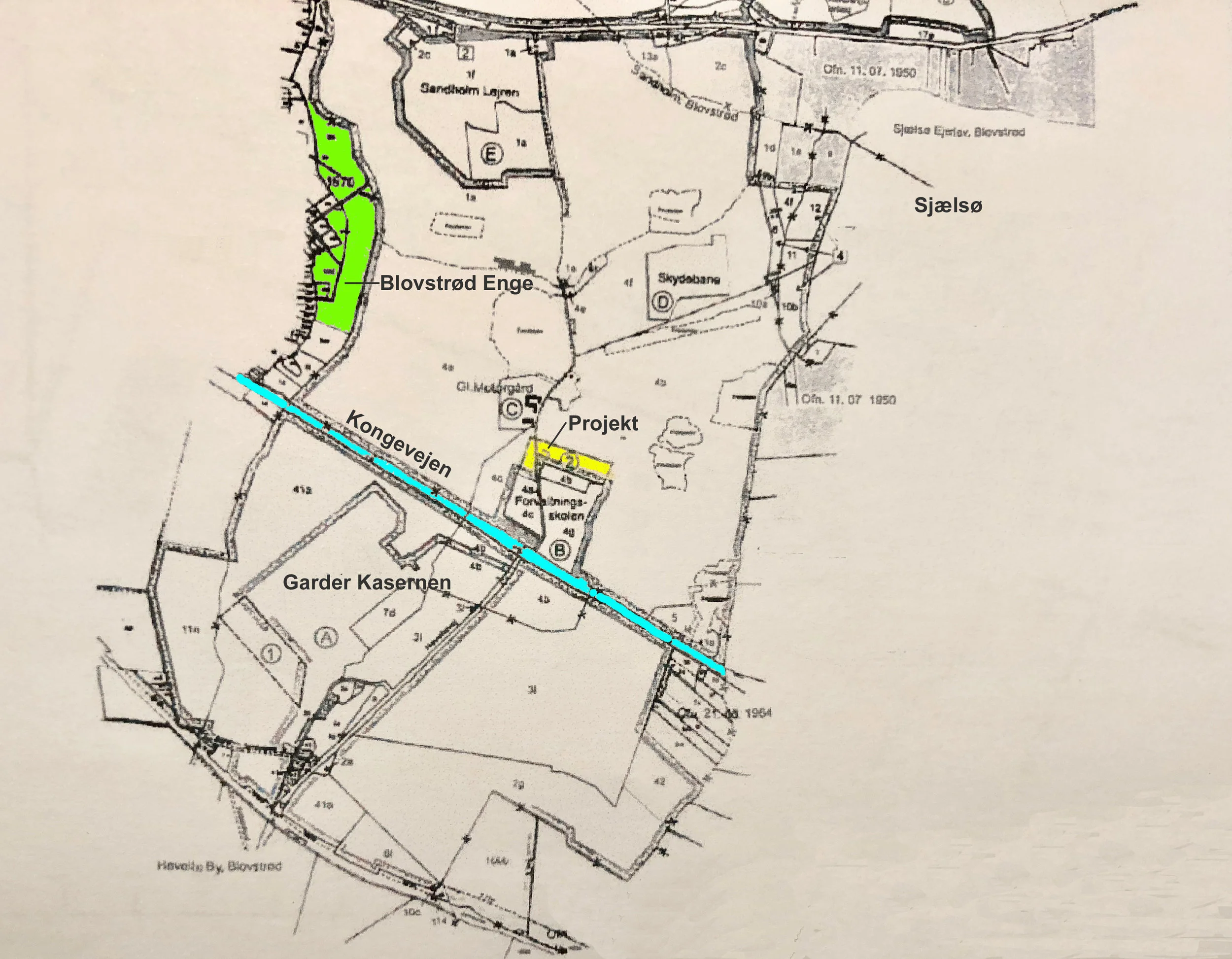 Militæret planlægger etableringen af en styre- og bremsebane på ialt 6.500 m2 nord for forvaltningsskolen - markeret med gult på kortet.