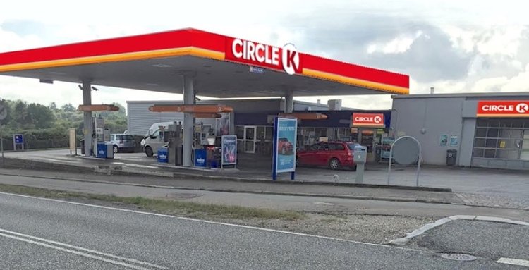 Det var her på Circle K, at en mand bl.a. blev udsat for vold og frihedsberøvet. Arkivfoto: AOB