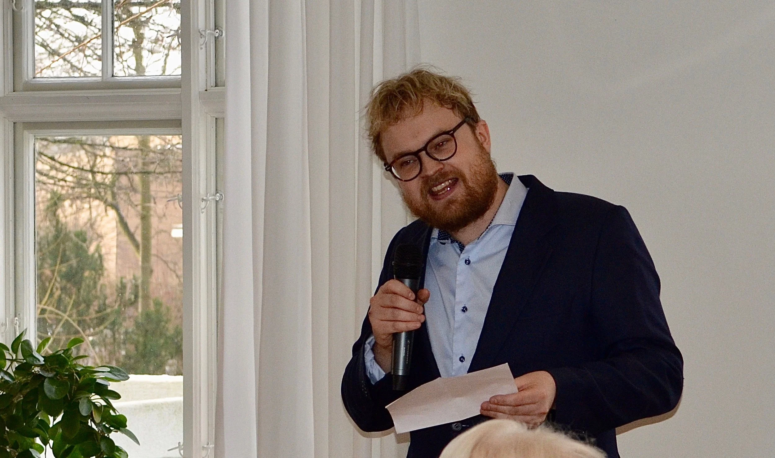 Mathias Harding: “Nu er jeg jeres præst - sognets præst.” Foto: AOB