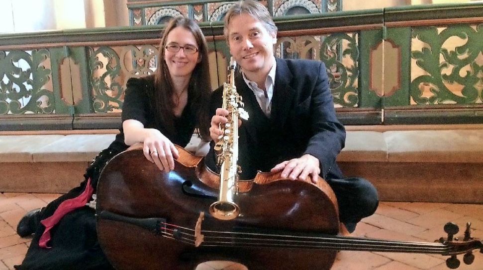 Duo Adore består af cellist Therese Adorján Ankjær og saxofonist Per Egholm og er en ny dansk duo. Pressefoto