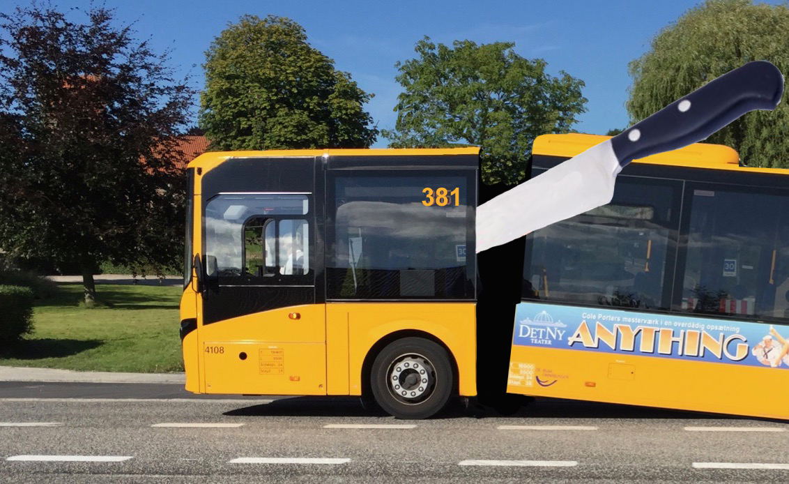 Meget kunne tyde på, at sparekniven rammer busserne i Blovstrød. Manipuleret foto: AOB