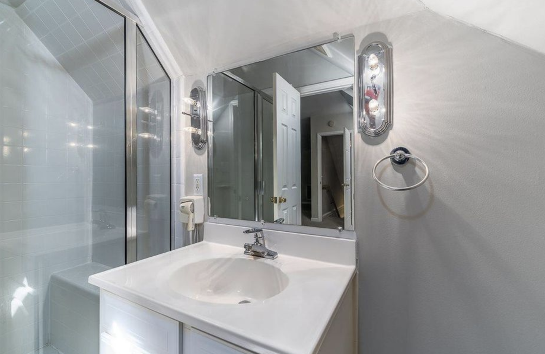 bathroom 3.png