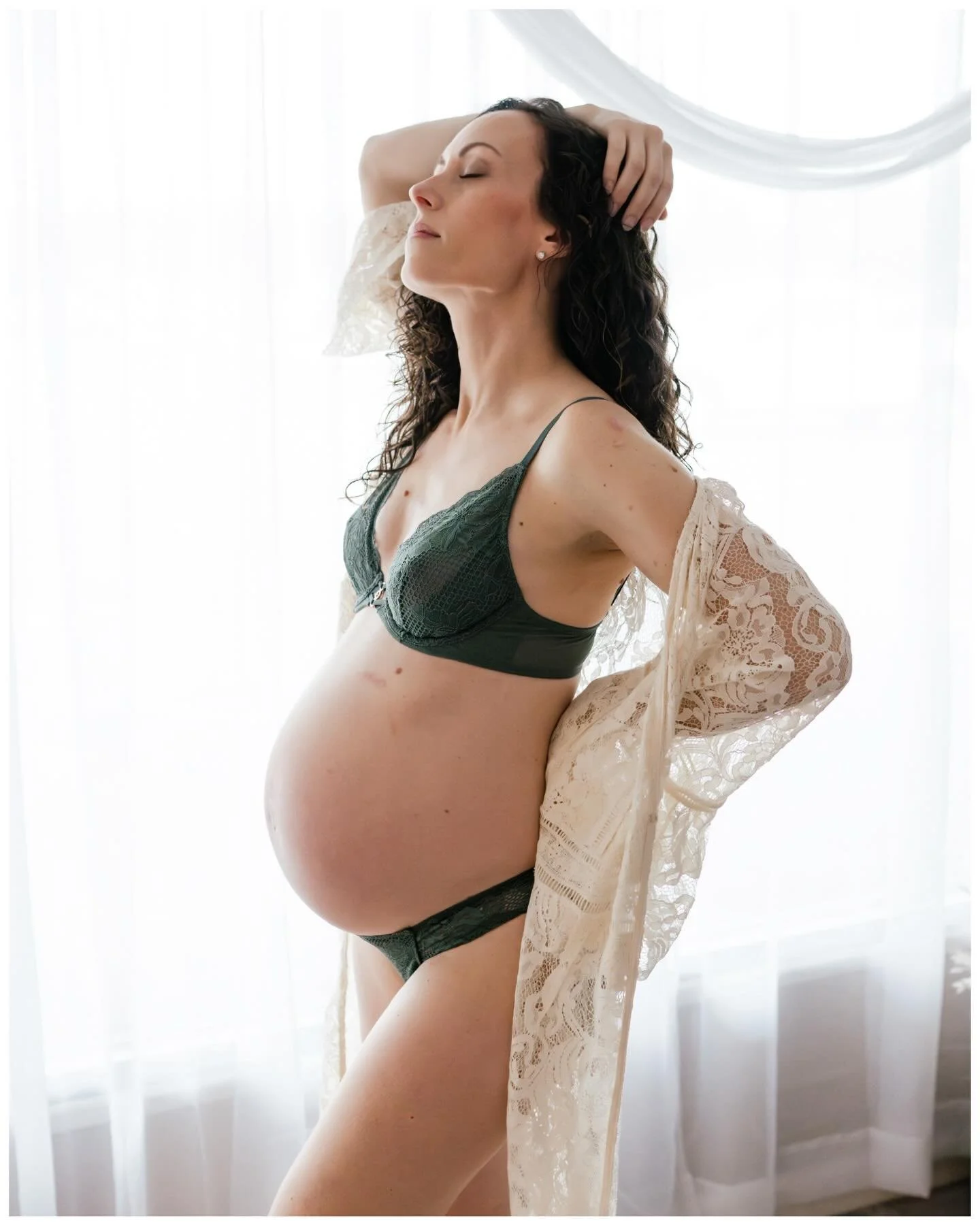 Pregnant. Powerful. Photogenic.
No awkward posing required.

I&rsquo;ll guide.
You glow.
The internet loses its mind. ✨

#MaternityPhotography #MaternitySession #PregnancyGlow #ExpectingMama #BumpStyle #MotherhoodMoments #PregnantAndPowerful #DestinP