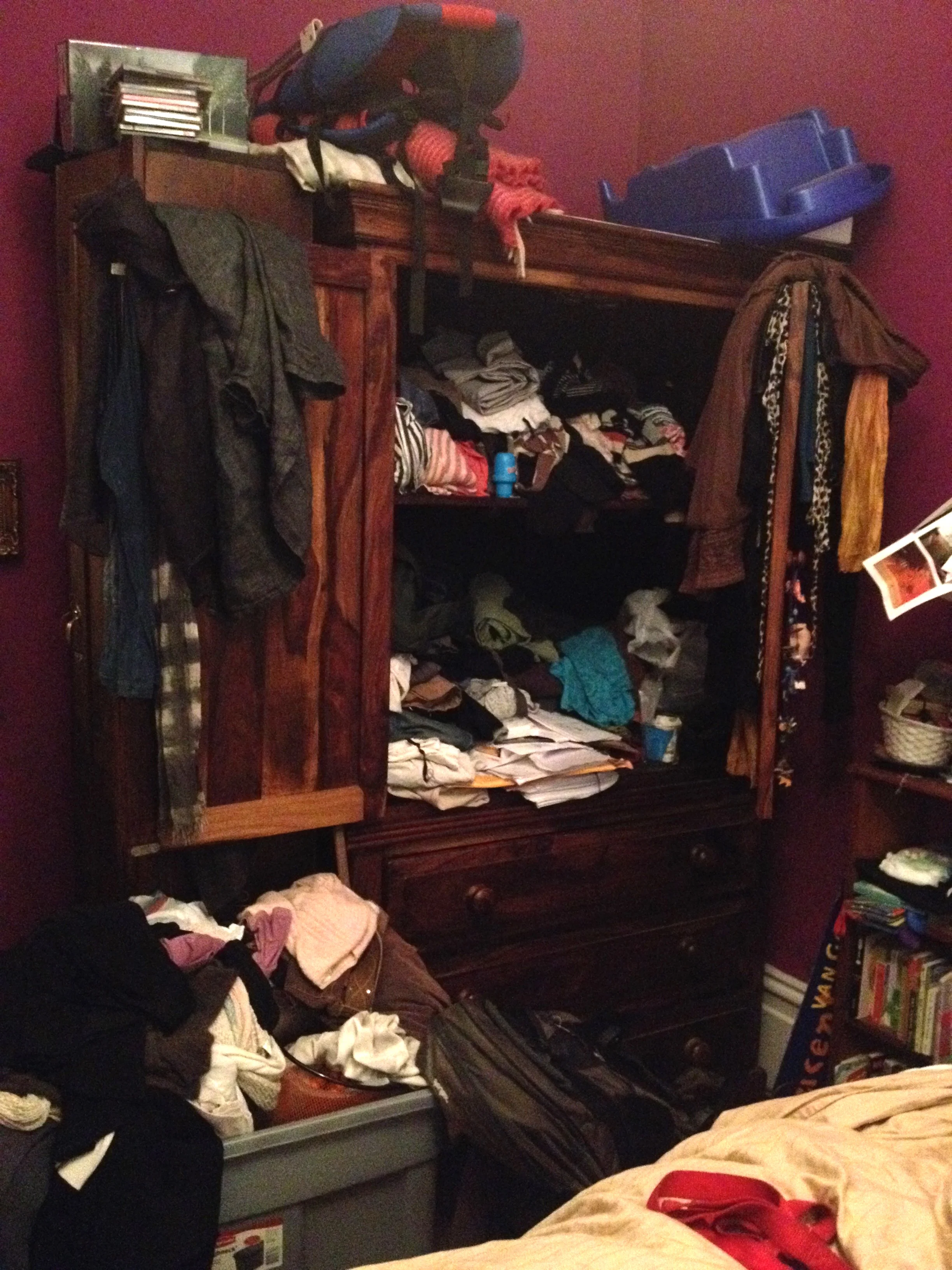 Before : Closet Armoire