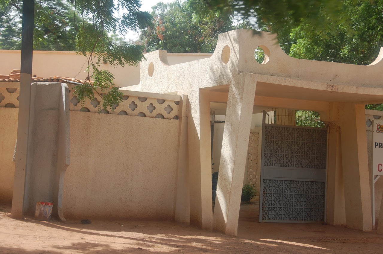 Grand entrance doorway in Niamey. ©Mariam Kamara