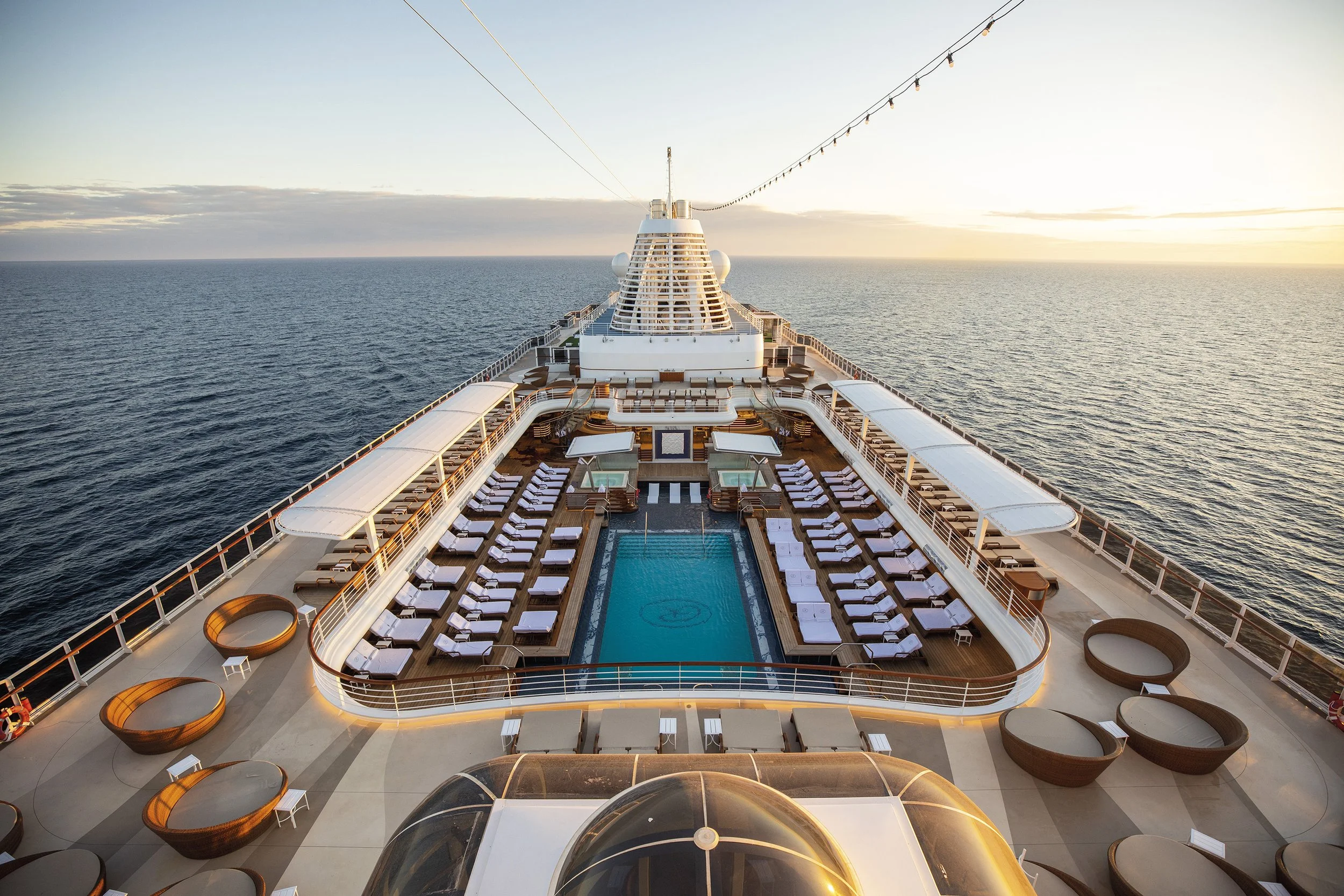 Join me on a tour of the Regent Seven Seas Splendor!