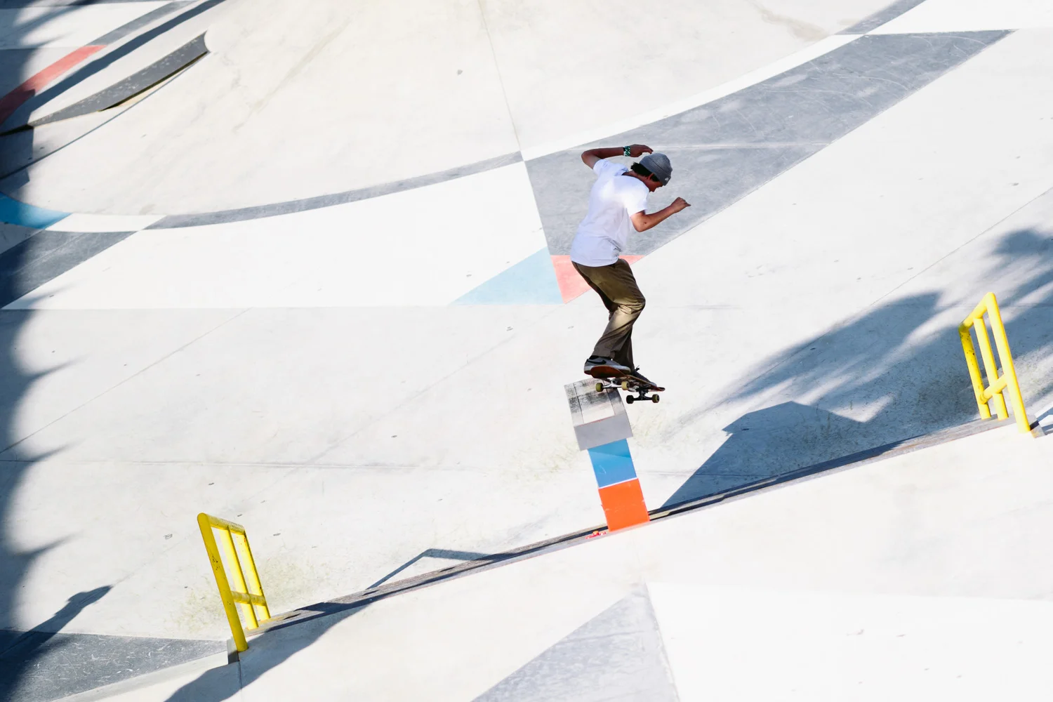 Jonas Carlsson → BS Smith Grind Photo by Maksim Kalanep