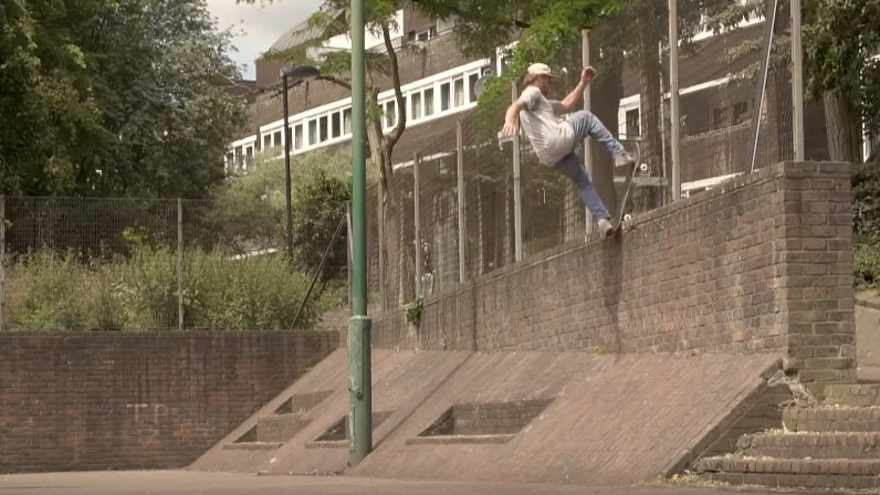 Barney Page's "Inside Outtakes" | etnies Album