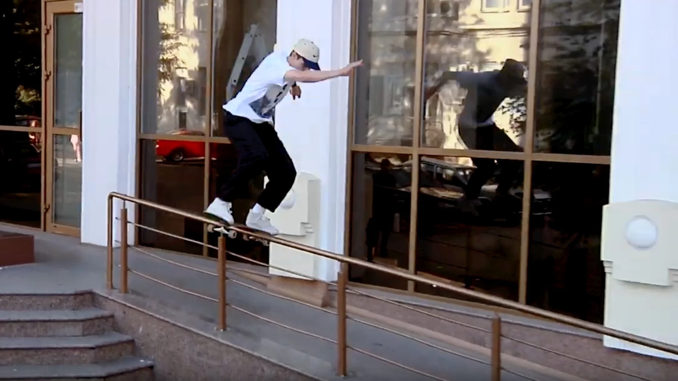 I only have eyes for you... | Trailer