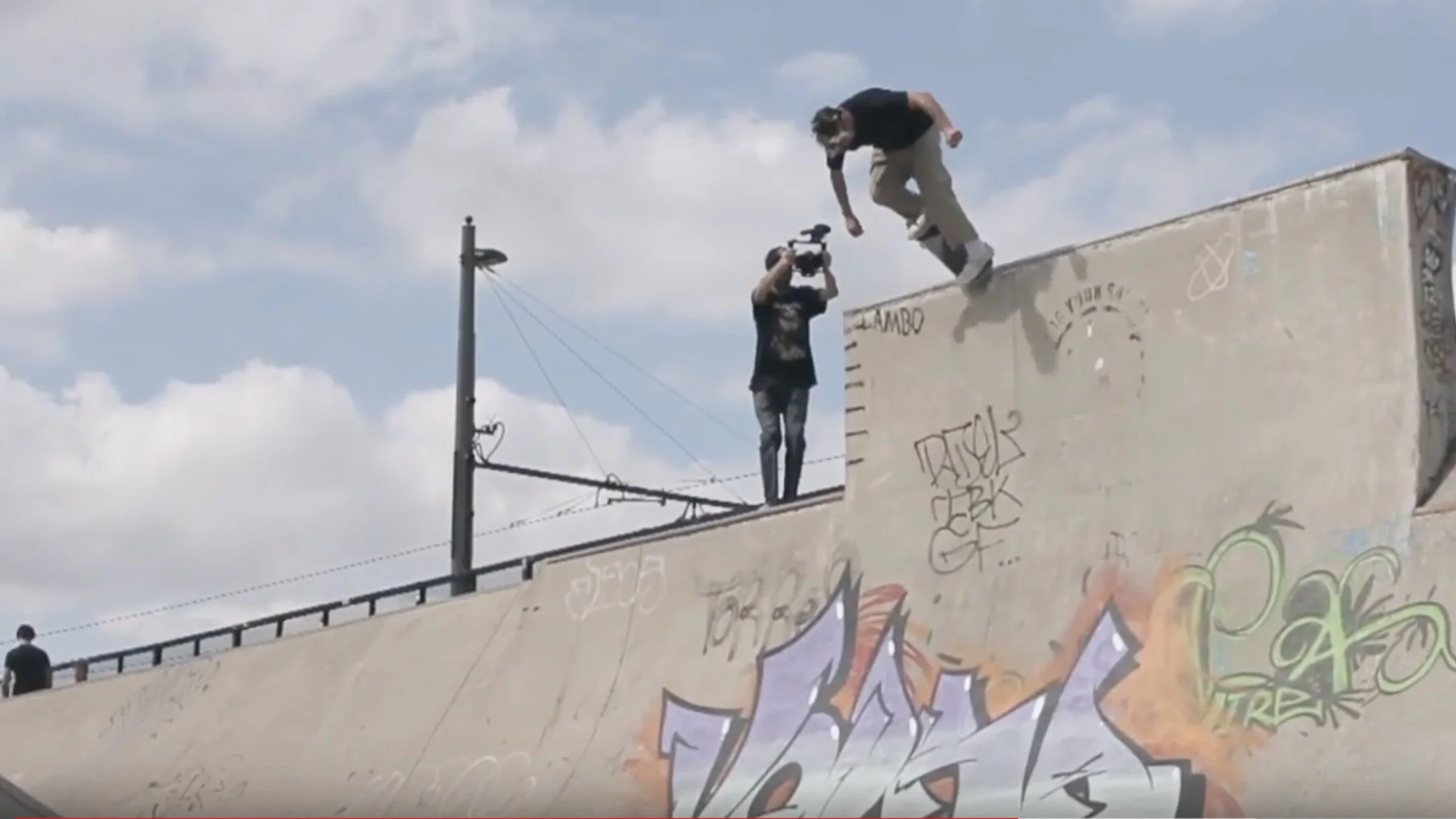 cOLLAPSe Skateboards | Tripel Tour Video