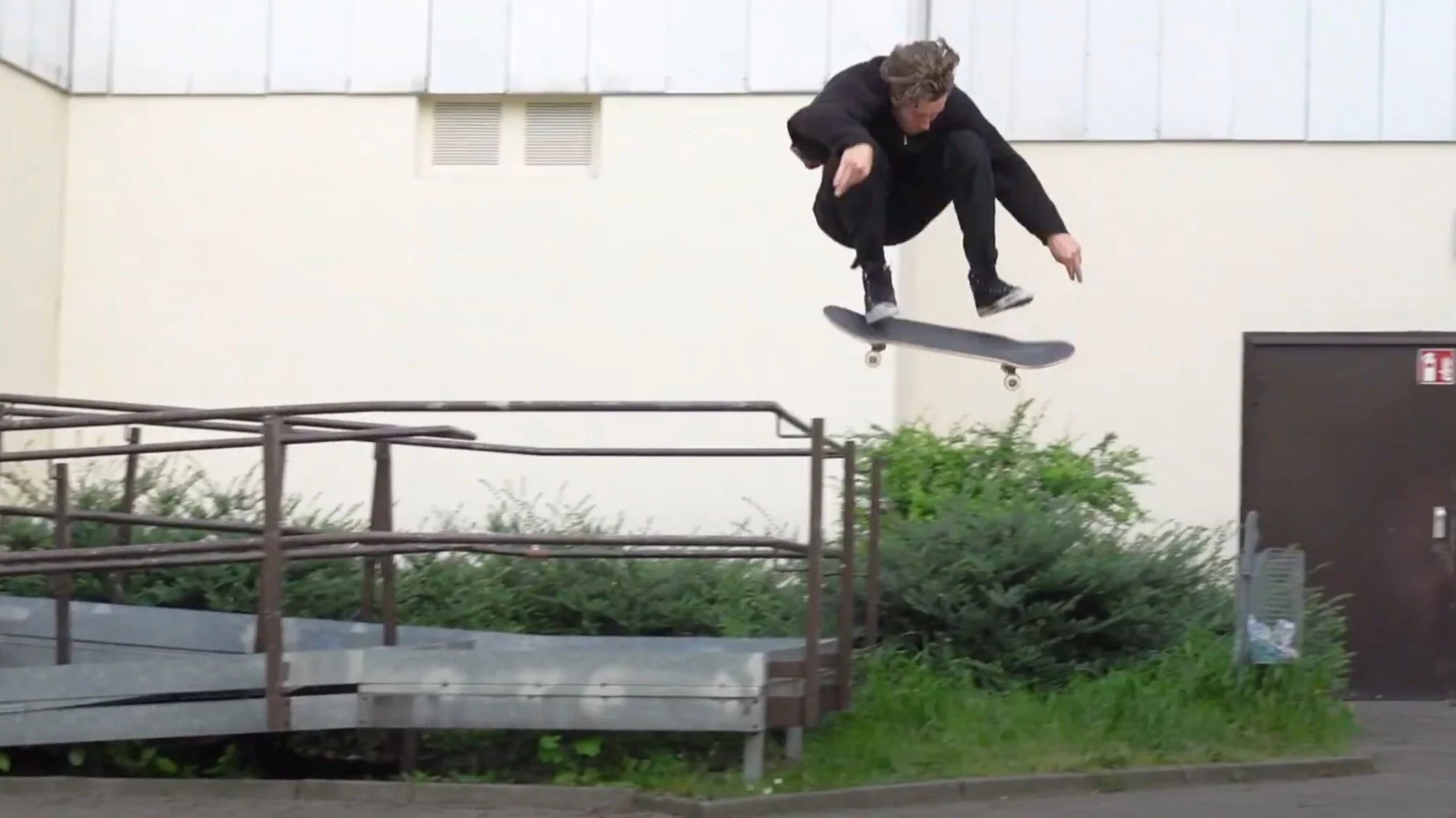 Daniel Pannemann &amp; Nils Brauer | Low Flying Birds