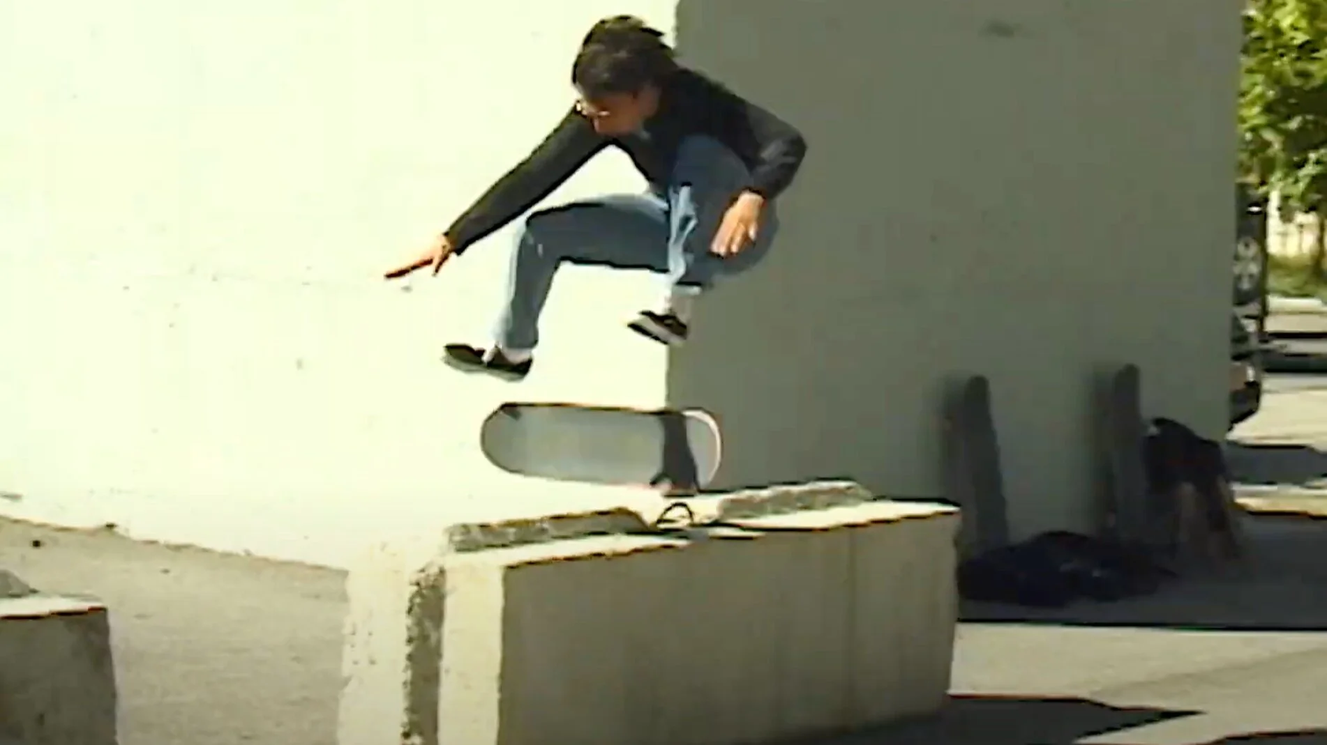 JAPHEY DOW IN "HEIRLOOM" |&nbsp; Theories Of Atlantis