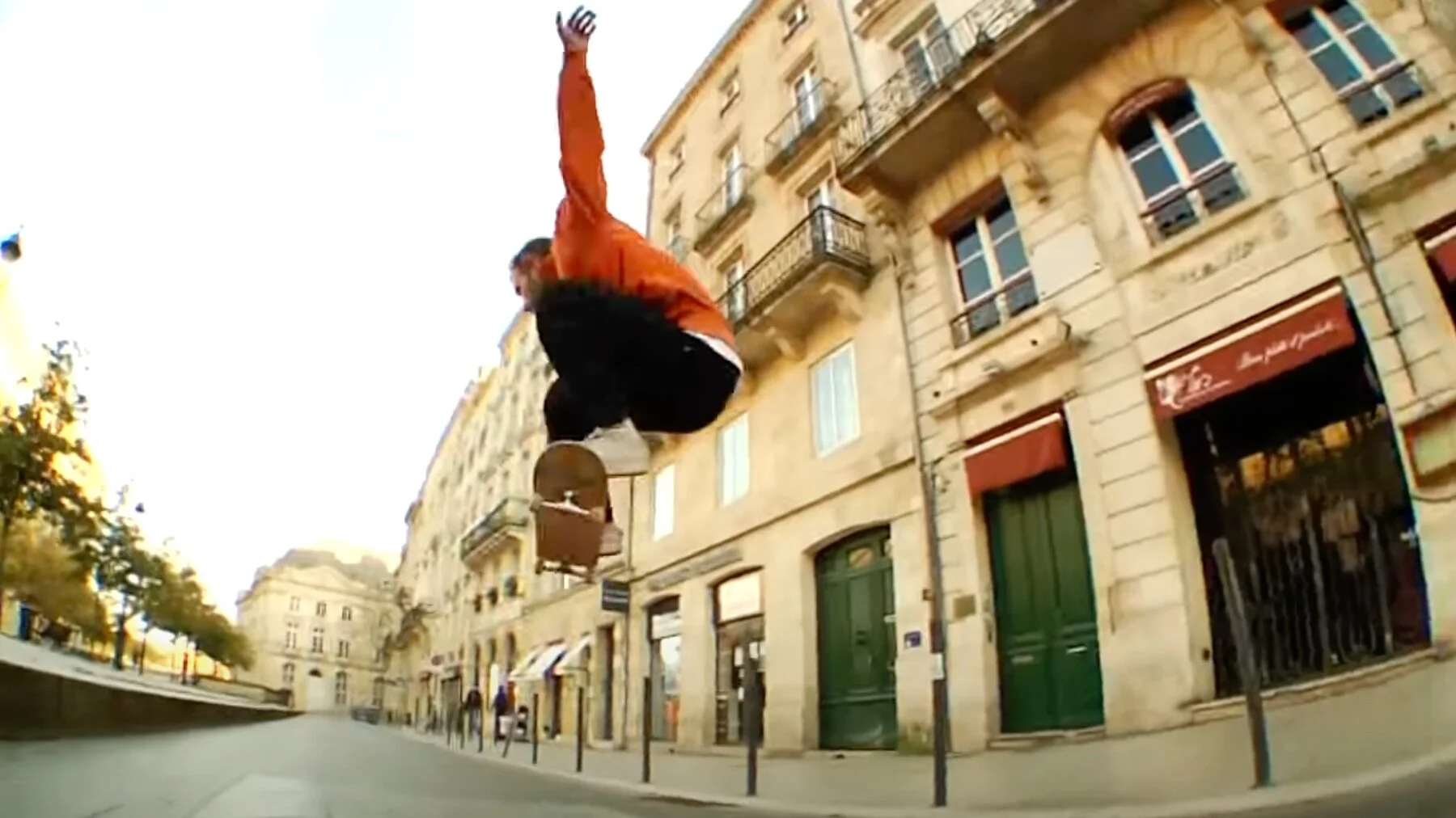 Magenta Skateboards | LES CHÂTELAINS