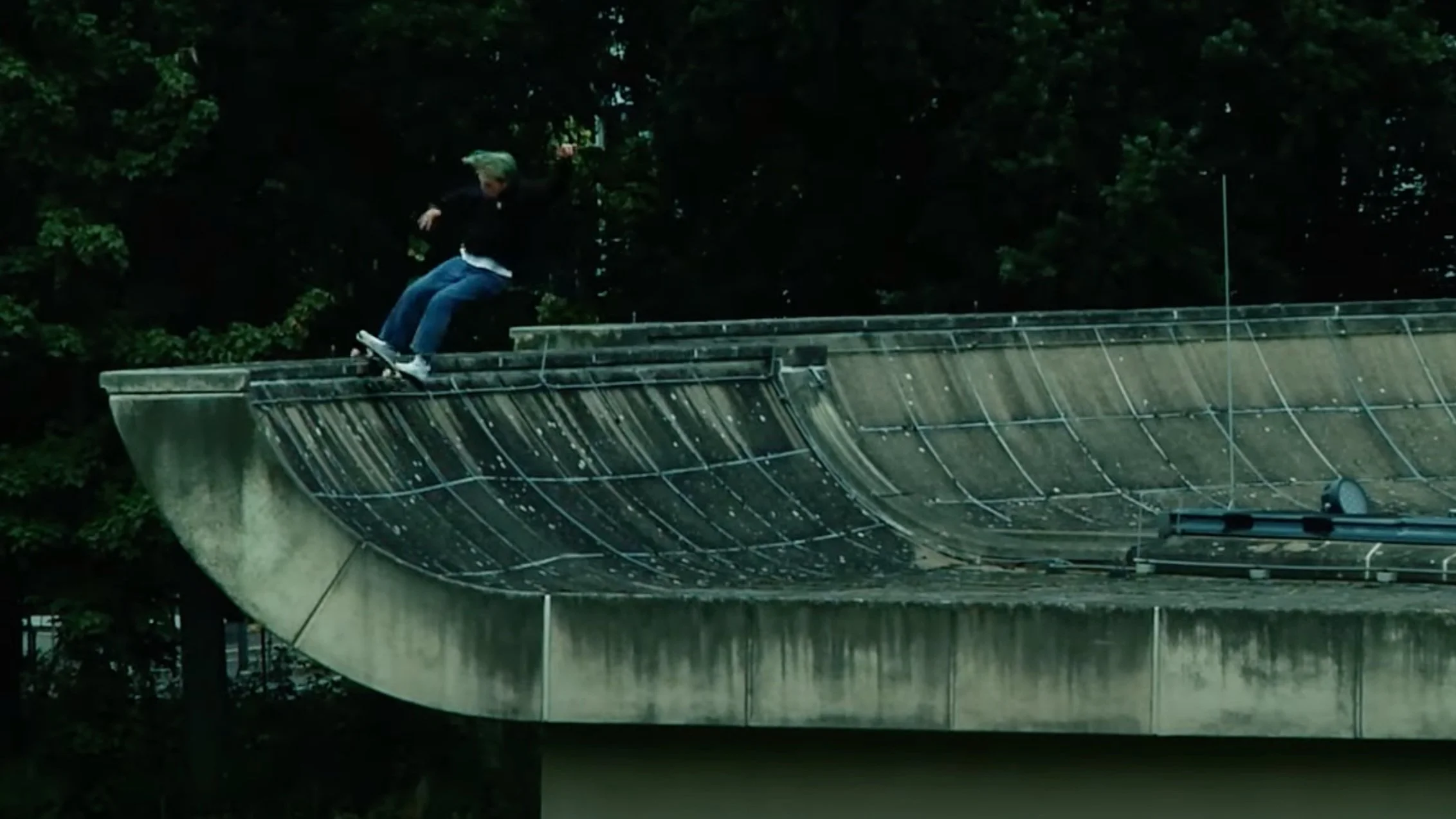 Andrè Gerlich | Tandem Jump - ANTIZ Skateboards