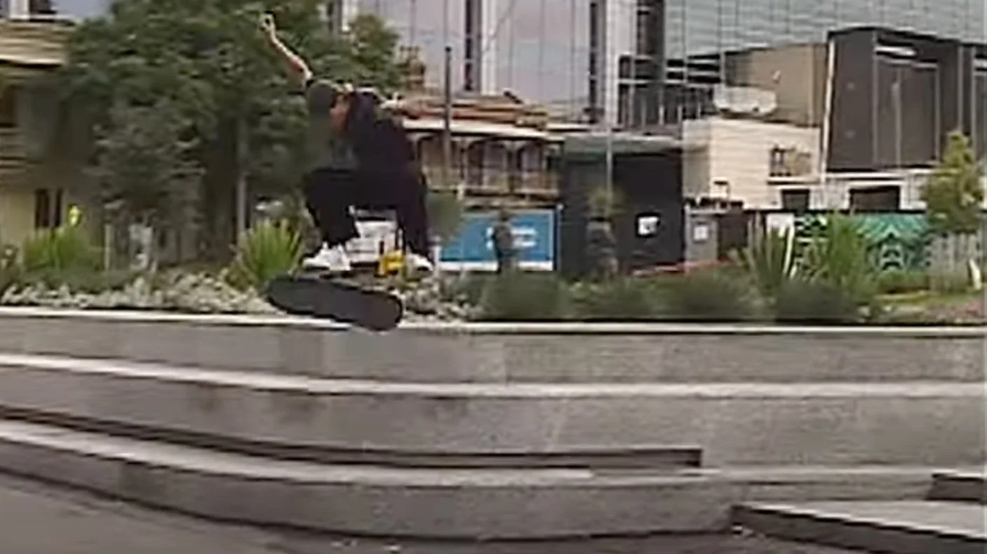 Solo Cose Easy | 'No Piss' Plaza - Episode 3