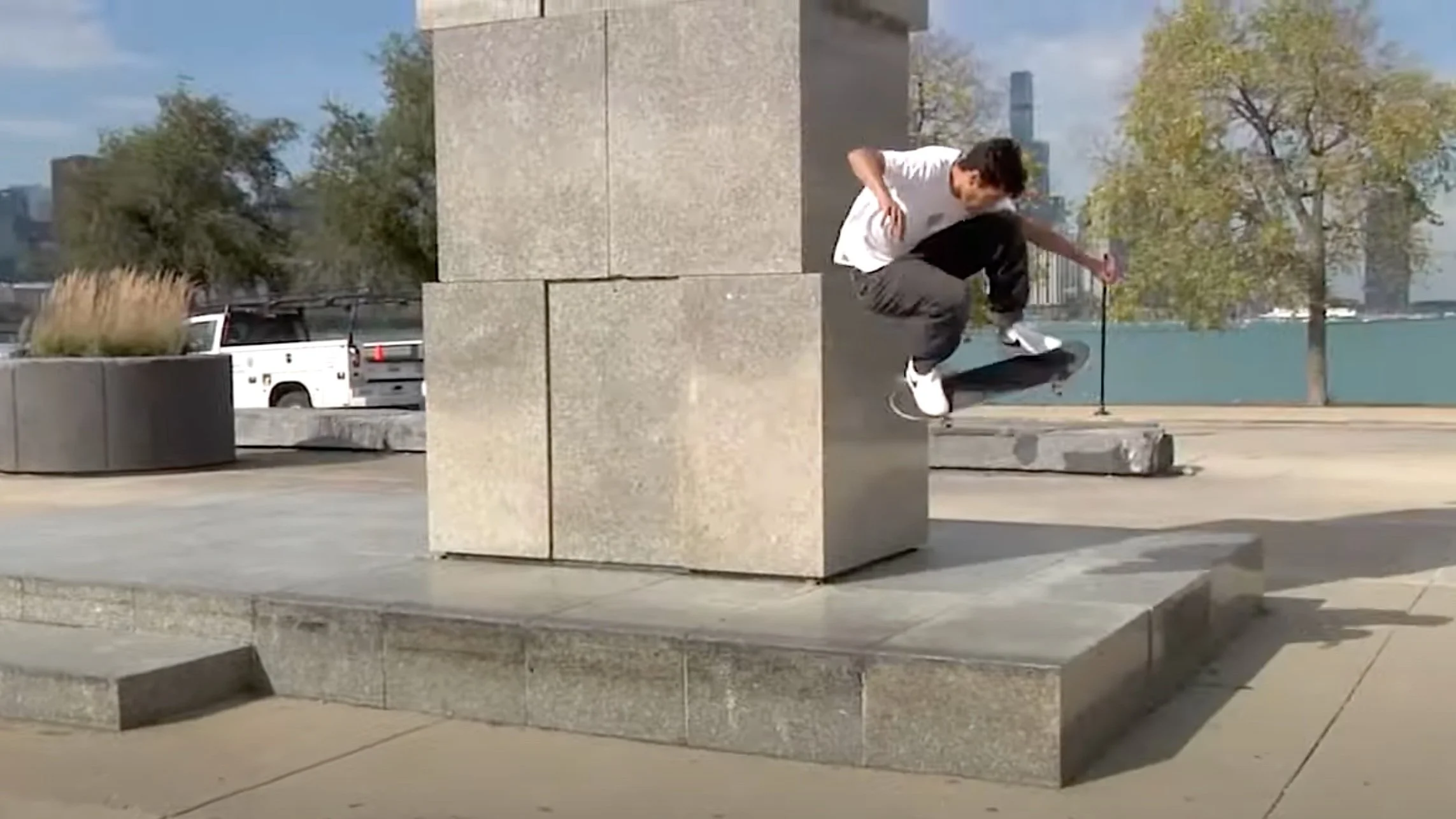 Krooked Skateboarding | Chicago Kluster Bluster