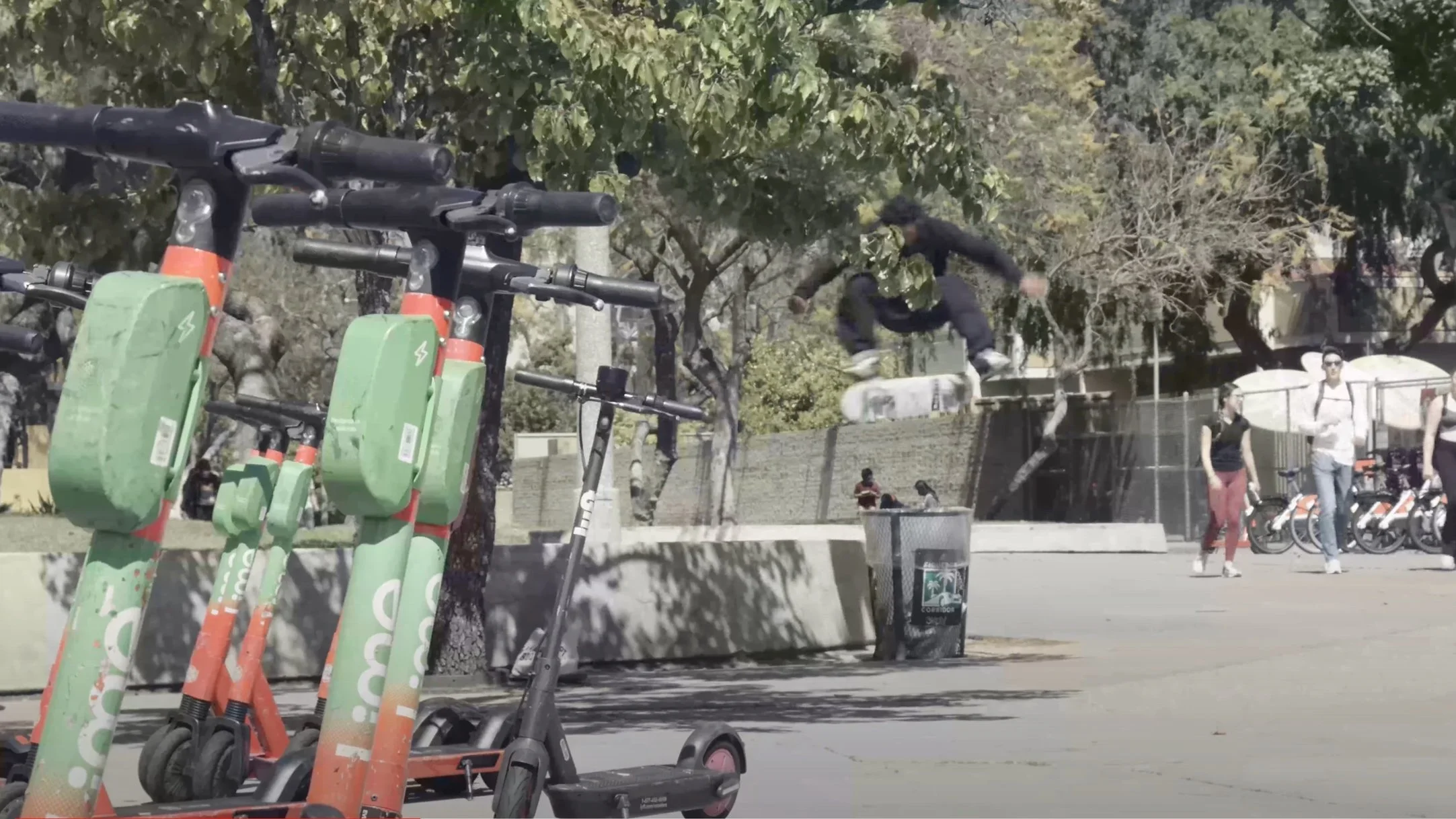 Tiago Lemos and Ishod Wair |&nbsp;Introducing Moetic.com
