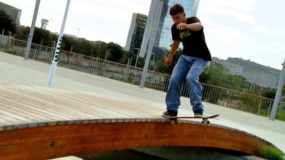 Josica Shreds | Raw Street Skating in Barcelona by Nau Gallardo