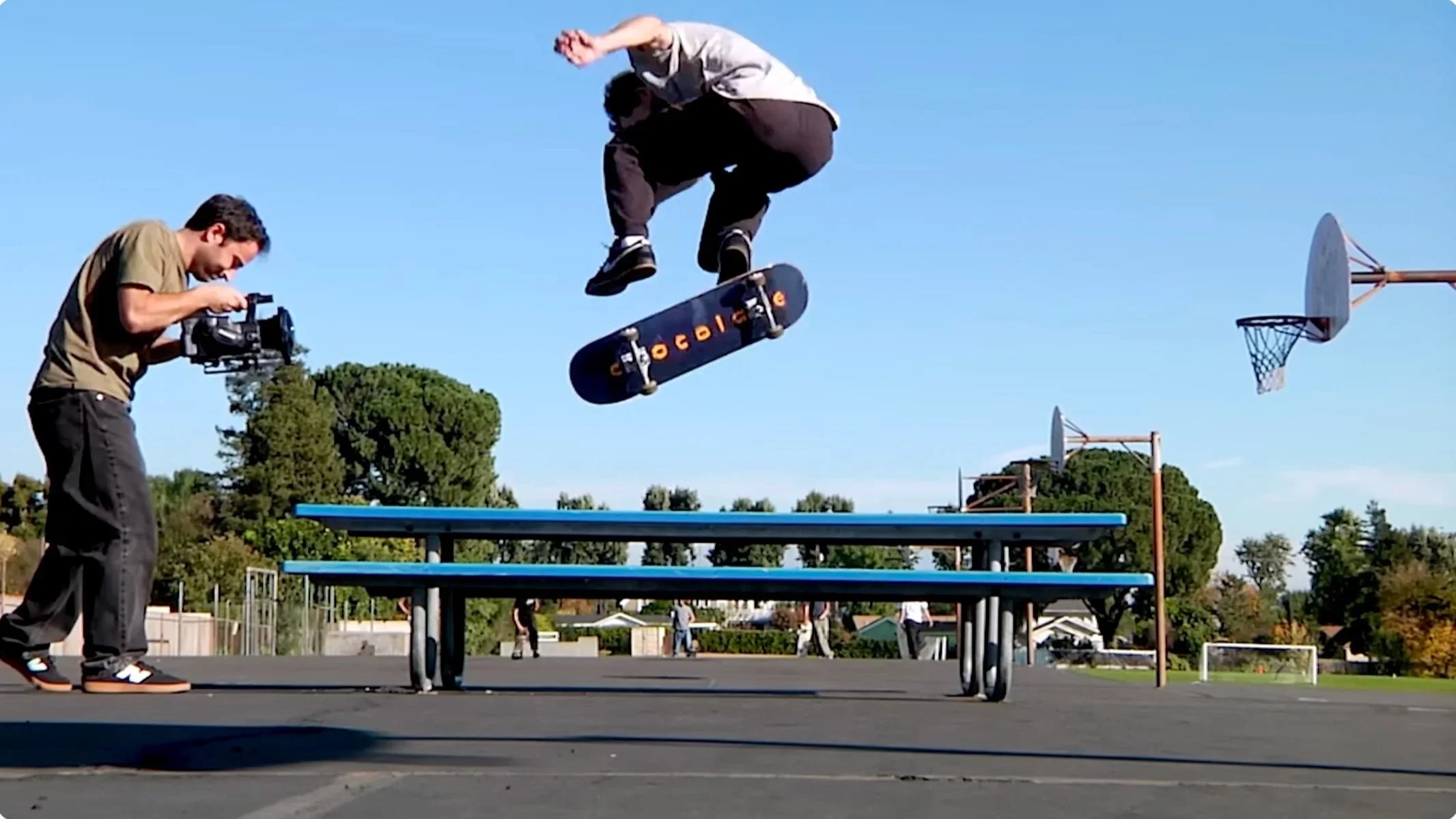 WEAKDAYS: Pioneer Schoolyard Session | Crailtap