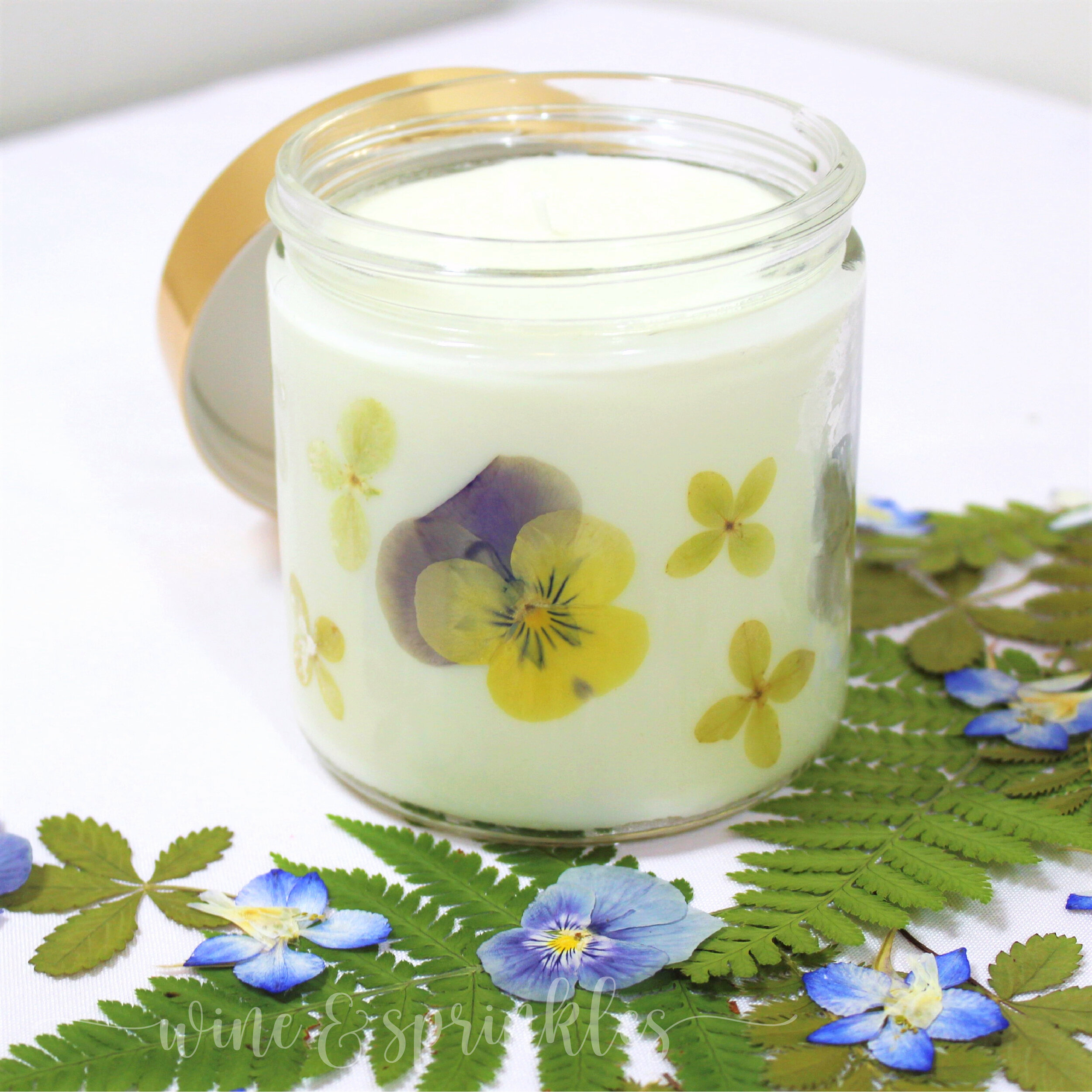 Create Beautiful Dried Flower Candles