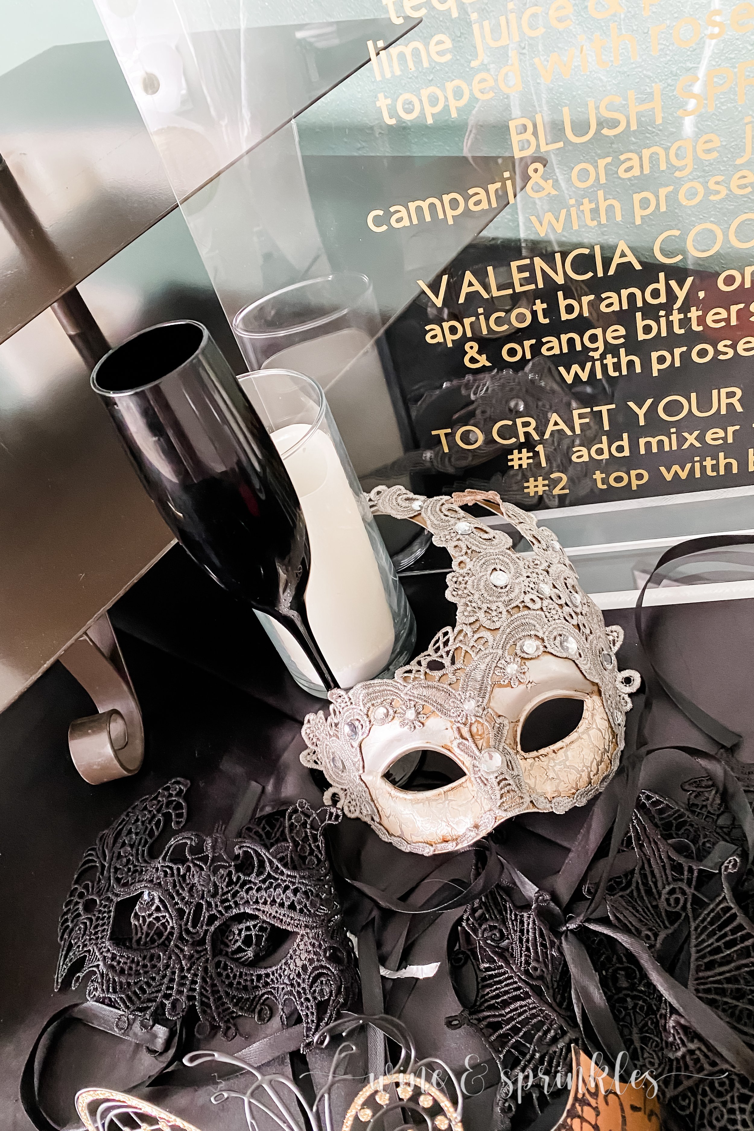masquerade decorations
