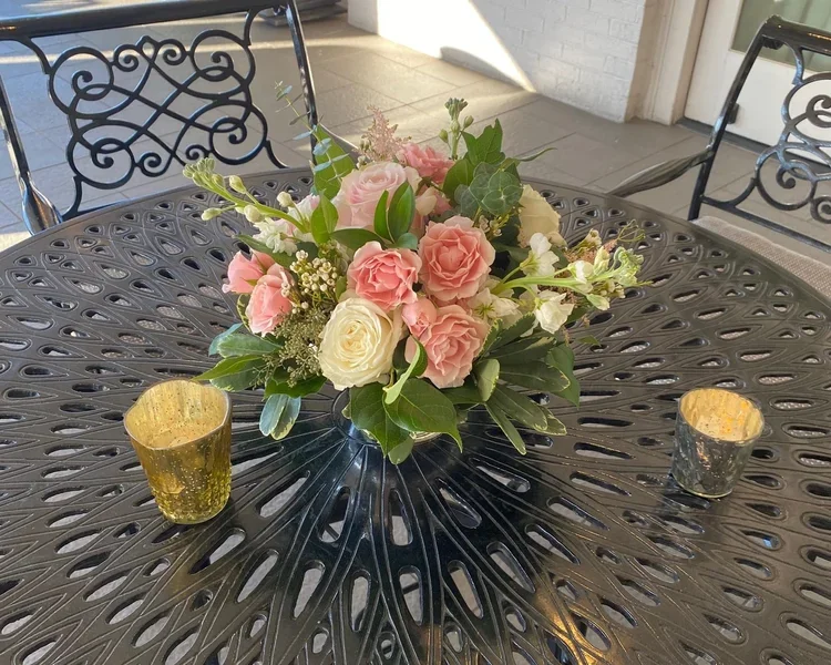 Patio+tablescape+1.webp
