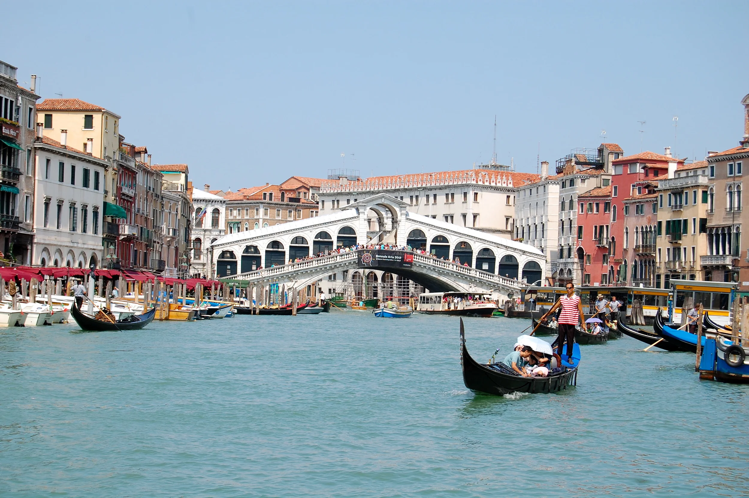  There are four bridges crossing the Grand Canal with the most famous being the  Rialto Bridge . &nbsp; 