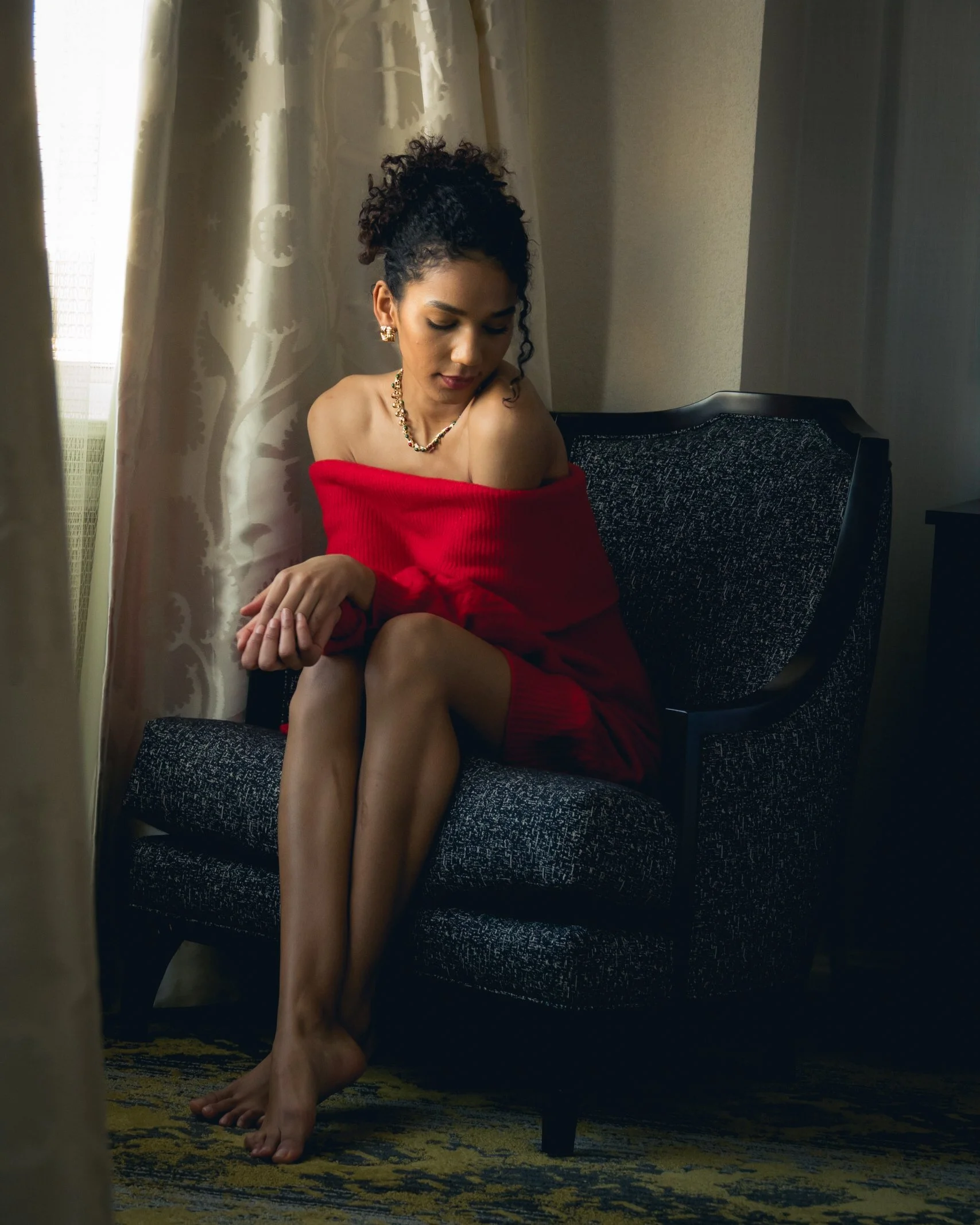 AlimaLadyInRed-09669.jpg